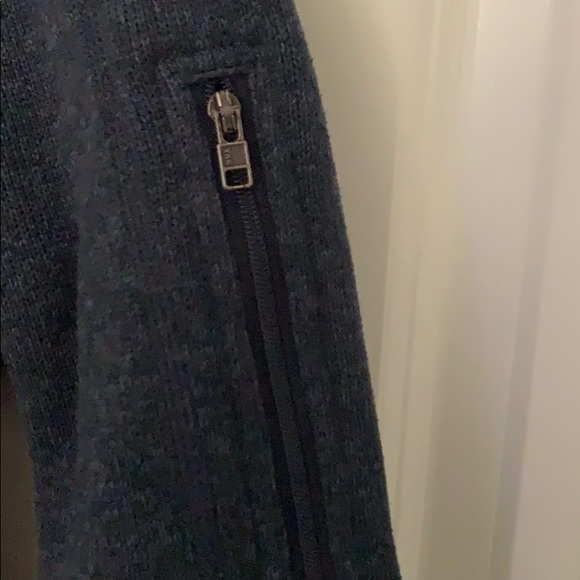 Patagonia Women’s Quarter Zip - Picture 3 of 4